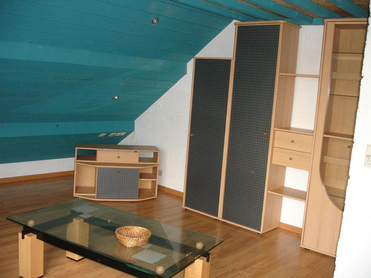 L'Appartement & Dortoir Chez Jean-Luc Baelen Esterno foto